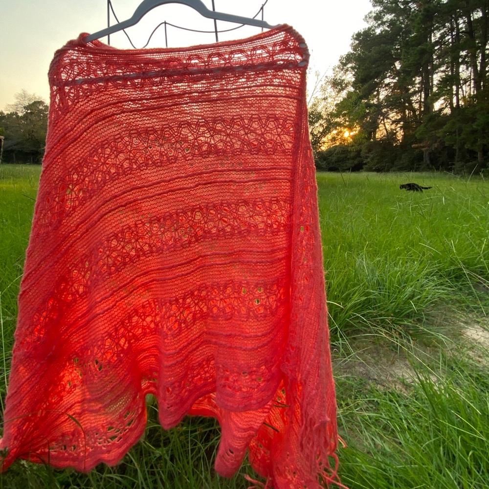 Beautiful red/ pink universal piece